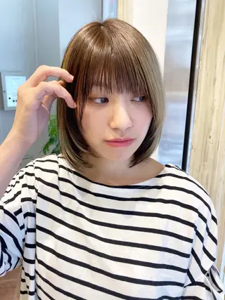 ミディアム あやか 白髪ぼかしハイライトのヘアスタイル