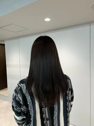 カラー AYA 艶カラー／ナチュラルのヘアスタイル