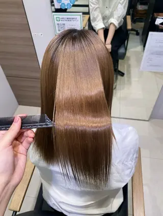 ミディアム 井出 くるみのヘアスタイル