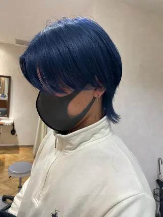 ショート メンズ 透明感オリーブ🫒/ ブリーチなしWカラーのヘアスタイル