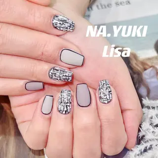 ネイル 🦋 Queenieのネイルデザイン