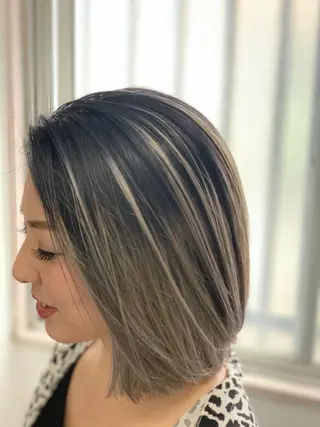 ミディアム カラー ハイトーン得意😍 Lumiereのヘアスタイル