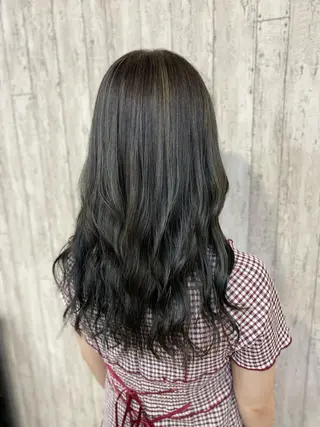 ロング カラー 勝河 怜楊のヘアスタイル