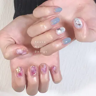 ミディアム ネイル Blowe ニュアンスのネイルデザイン