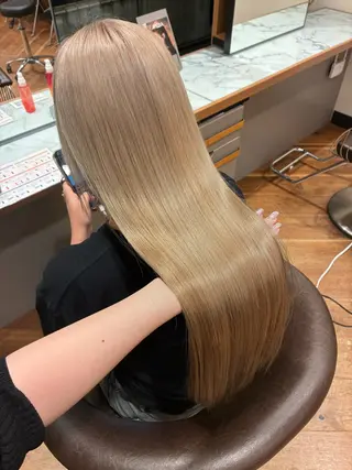 ロング カラー 山本 睦のヘアスタイル