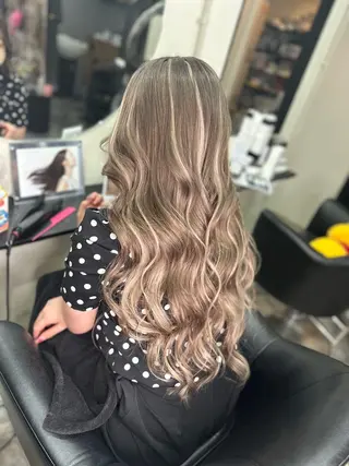 ロング カラー 艶髪ハイトーン💎 Rukumoのヘアスタイル