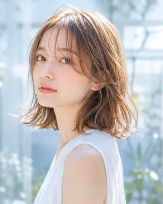 ミディアム LOVESTOIKE 井上つぐみ/透明感のヘアスタイル
