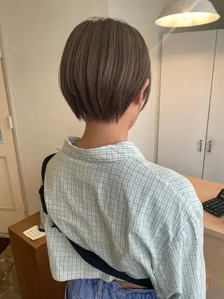 ショート カラー ヒナゴ トヨカズのヘアスタイル