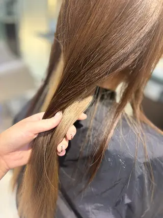ロング Koharu 髪質改善カラーのヘアスタイル