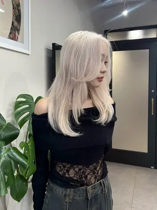 ロング カラー AKO .のヘアスタイル