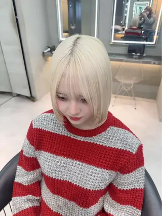 ショート カラー みのりハイトーン デザインカラーのヘアスタイル