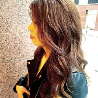 カラー ロング ヘアアレンジ 美谷添（ミヤゾエ） まどか大人ヘアサロンのヘアスタイル