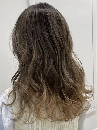 ミディアム Cielo by Siestaのヘアスタイル