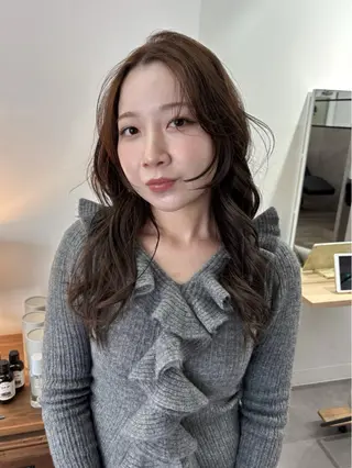 カラー サトウ ナナのヘアスタイル