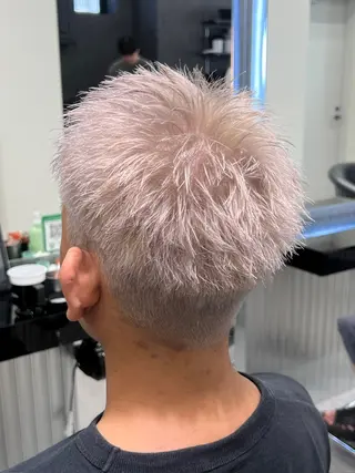 ショート カラー スパイキーショート 長谷野真吾のヘアスタイル
