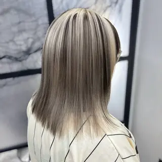 セミロング カラー Ren. 🦋デザインカラーのヘアスタイル