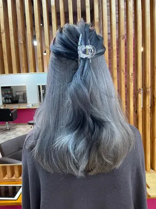 セミロング カラー YUI/ ブリーチカラー🌷のヘアスタイル