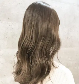 セミロング カラー 髪質改善で 憧れの潤艶美髪にのヘアスタイル