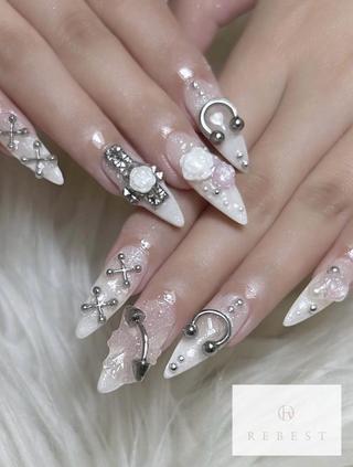 ネイル REBEST南森町 nail🪽のネイルデザイン