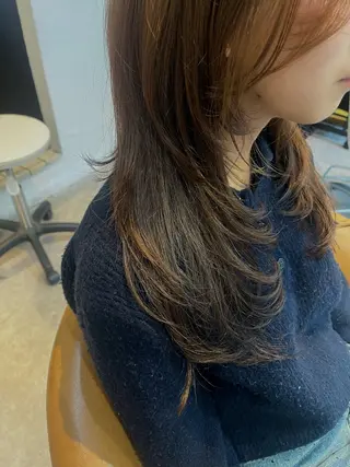 セミロング カラー うしだ かおるのヘアスタイル