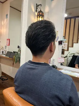 メンズ 𝑪𝒐𝒍𝒐𝒓 *𝒆  ［コロレ］のヘアスタイル