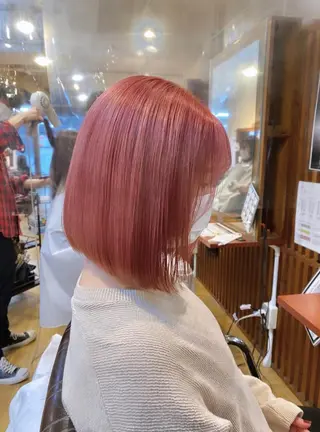 ショート カラー 女性目線でつくる ボブ縮毛矯正のヘアスタイル