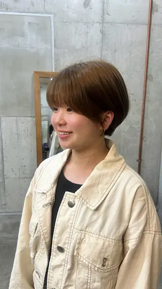 ショート 顔周りレイヤー/ ふわあいりのヘアスタイル