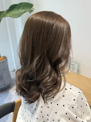 カラー 長谷川 紗羅のヘアスタイル