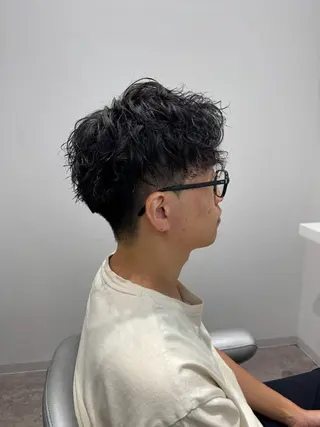 パーマ メンズ メンズパーマ特化 秋本晴紀のヘアスタイル