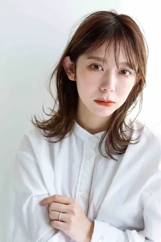 セミロング カラー LOOP hairのヘアスタイル