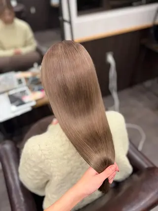 カラー Mejia Riseのヘアスタイル