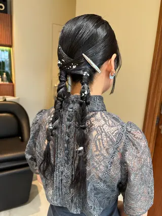 ロング ヘアアレンジ satsuki 暖色・ブラウンカラーのヘアスタイル