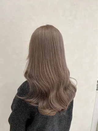 ロング カラー mignon あゆみのヘアスタイル