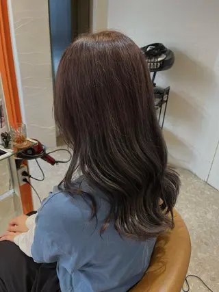 セミロング カラー うしだ かおるのヘアスタイル