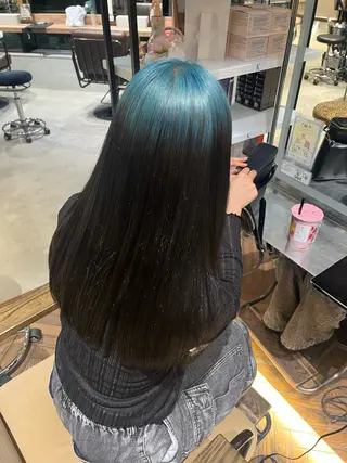 ロング 志賀 楓のヘアスタイル