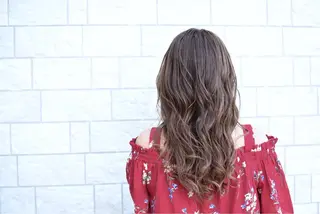 セミロング カラー ヘアアレンジ 信原 獎人のヘアスタイル