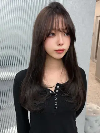 ロング カラー 友田 那都のヘアスタイル