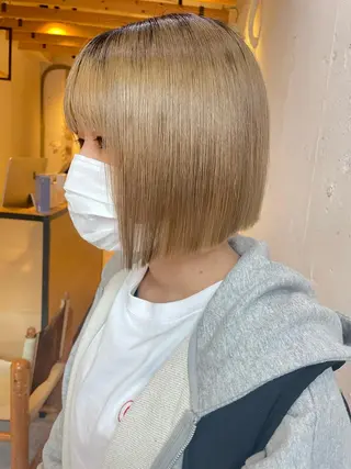 ショート hisano / ハイトーン・透明感のヘアスタイル