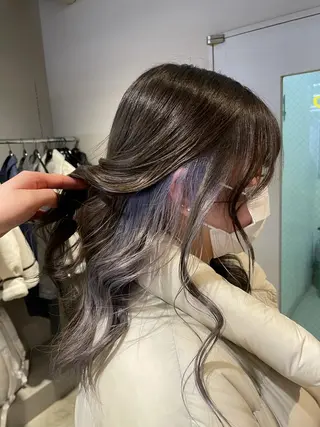 セミロング カラー 抜け感レイヤー︴ ニュアンスカラーのヘアスタイル
