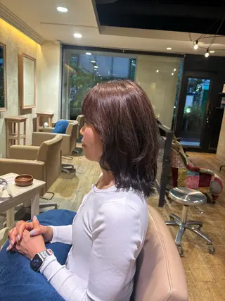 ミディアム hinano/ 梅田 カットモデルのヘアスタイル