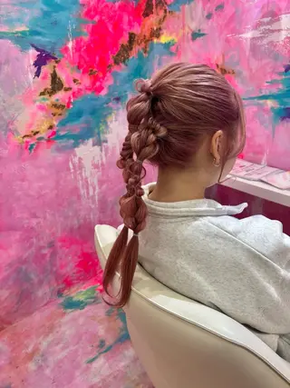 ロング カラー ヘアアレンジ ヤマグチ ユキナのヘアスタイル