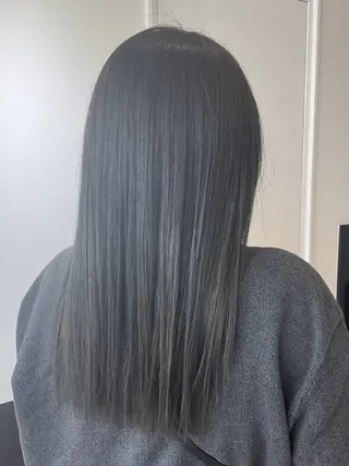 カラー 江坂 misaki のヘアスタイル