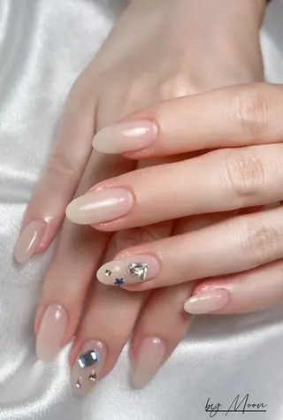 ネイル Moon Nailsのネイルデザイン