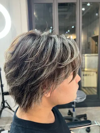 カラー メンズ ハイライト白髪ぼかし メンズパーマ渋谷のヘアスタイル