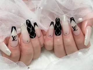ネイル Roi〈ロワ〉 Amiのネイルデザイン