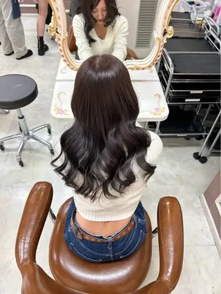 ロング カラー 富田 彩来のヘアスタイル