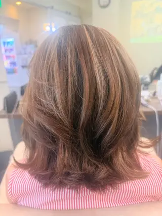 ミディアム カラー 鶴見 和美のヘアスタイル