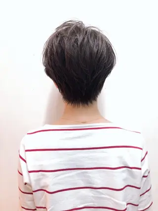 ショート レイヤーカット 小山 悠のヘアスタイル