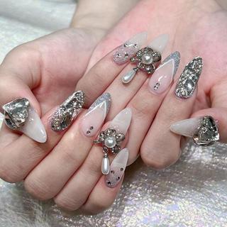 ネイル Queens テイのネイルデザイン