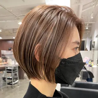 ショート カラー 藤川 明英里のヘアスタイル